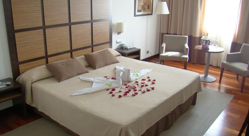 Aparthotel Attica21 As Galeras Бастьягейро Экстерьер фото
