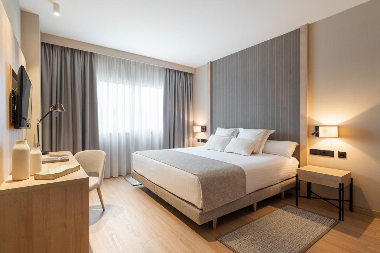 Aparthotel Attica21 As Galeras Бастьягейро Экстерьер фото