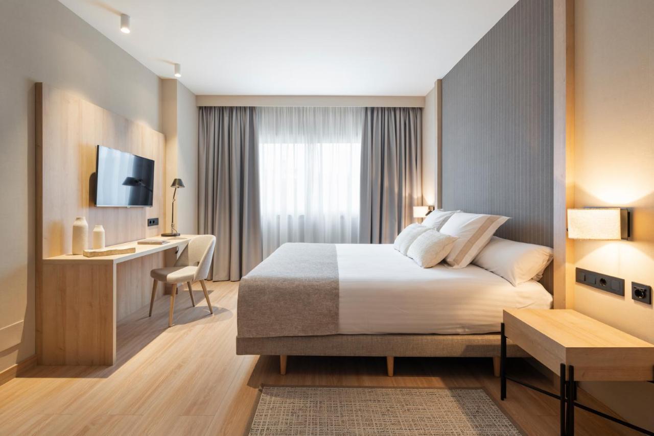 Aparthotel Attica21 As Galeras Бастьягейро Экстерьер фото